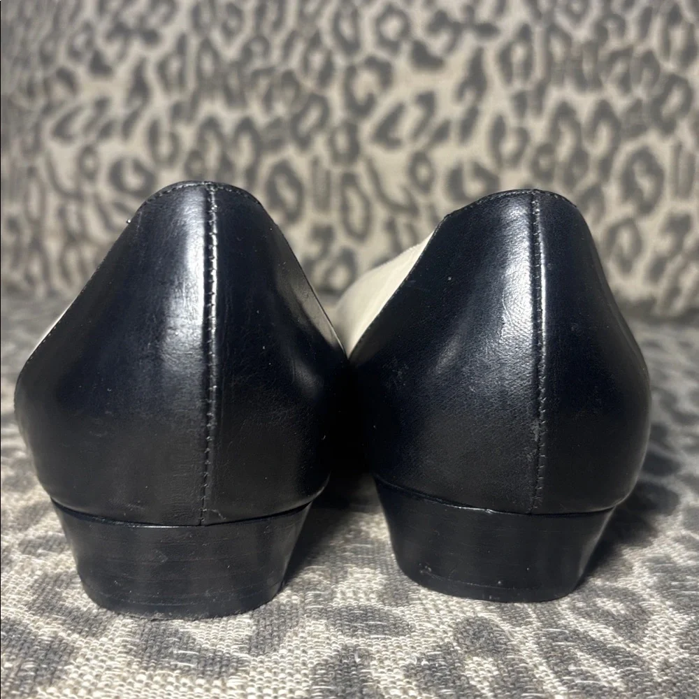 Brooks Brothers ballet flats black & cream leather flats eyelet toe detail 8.5